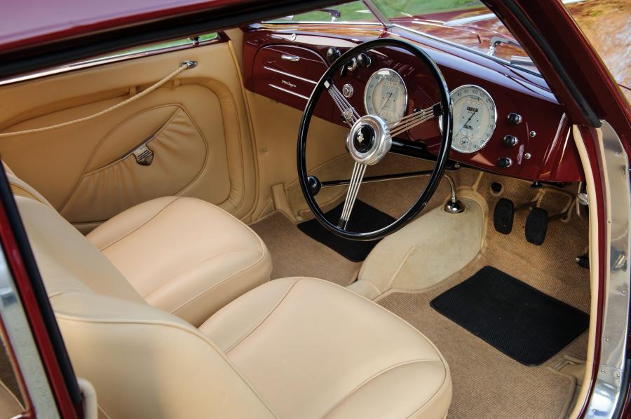 Интерьер Alfa Romeo 6C 2500 SS Berlinetta 1939 года  (фото 5 из 36)